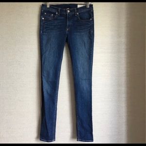 Size 28 but fit more like a 27!